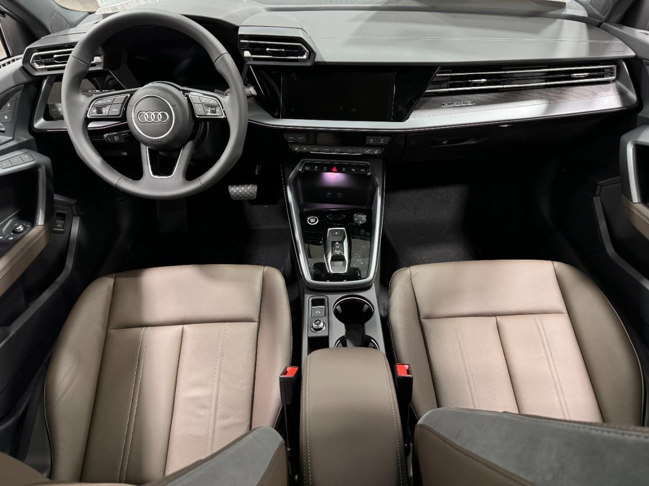 Audi A3 Vehicle Full-screen Gallery Image 12