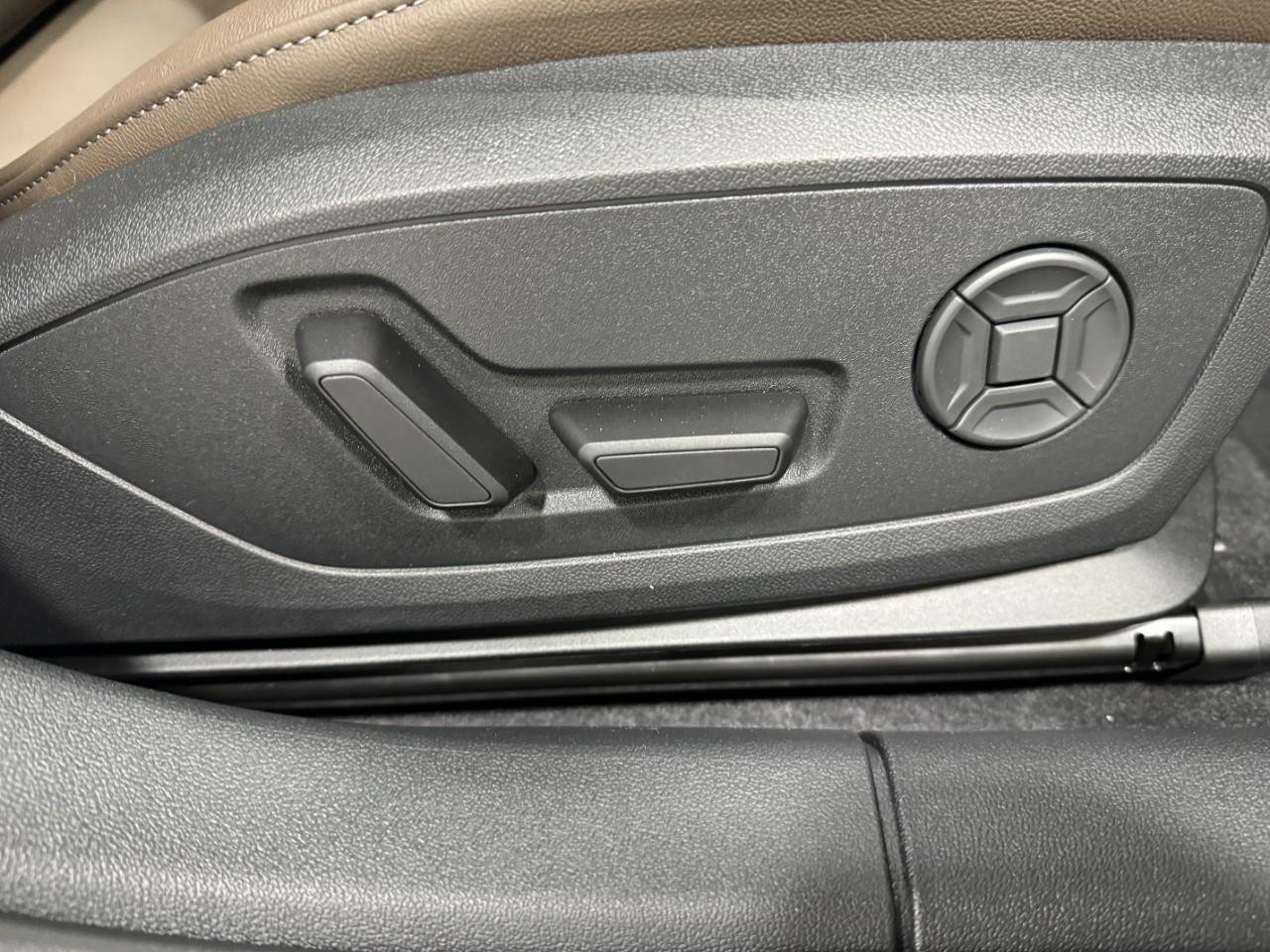 Audi A3 Vehicle Full-screen Gallery Image 20