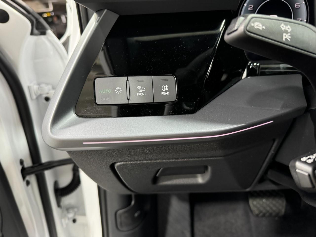 Audi A3 Vehicle Full-screen Gallery Image 30