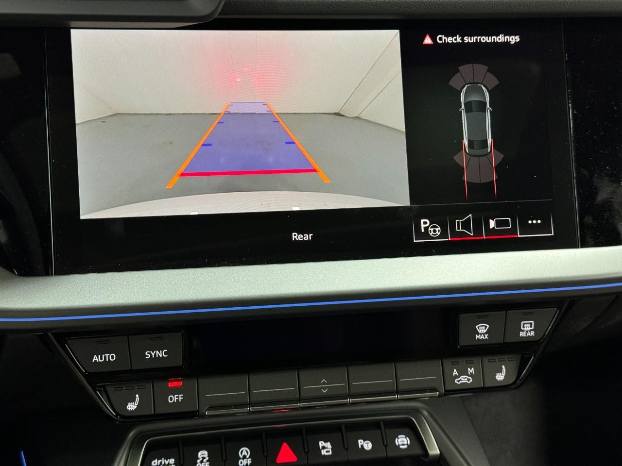 Audi A3 Vehicle Full-screen Gallery Image 35