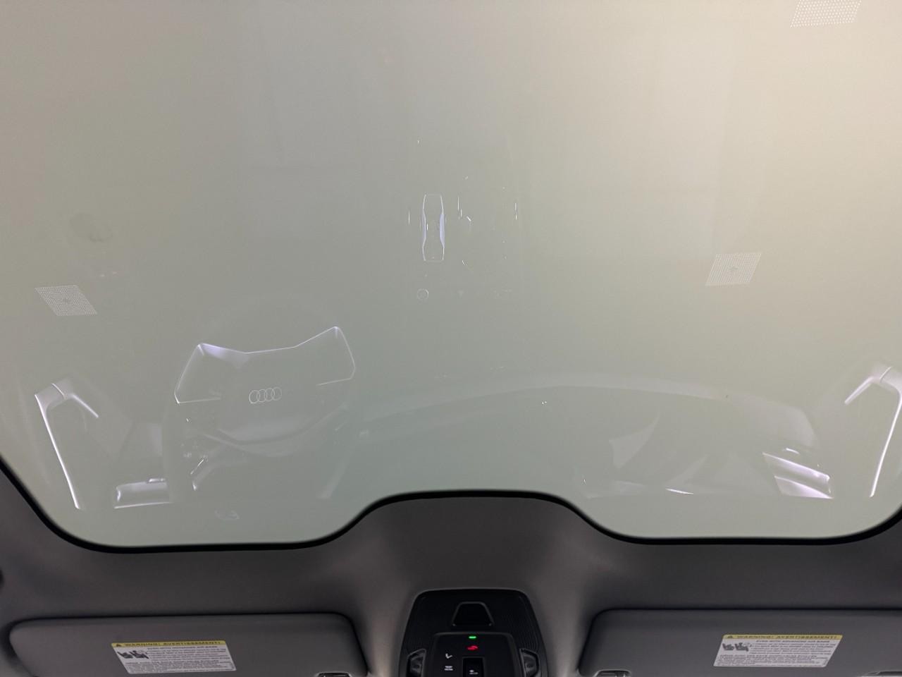 Audi A5 Vehicle Full-screen Gallery Image 12