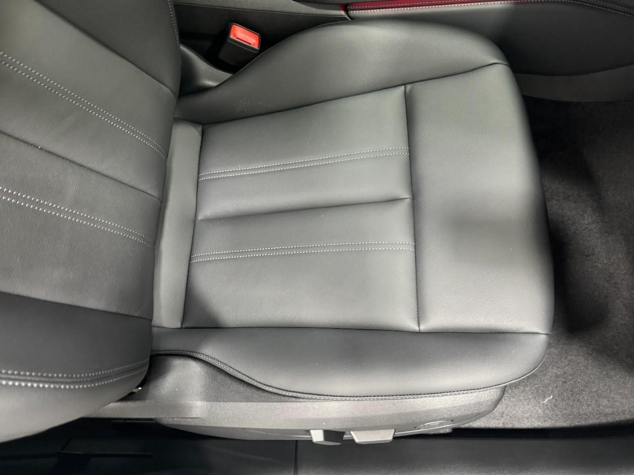 Audi A5 Vehicle Full-screen Gallery Image 19