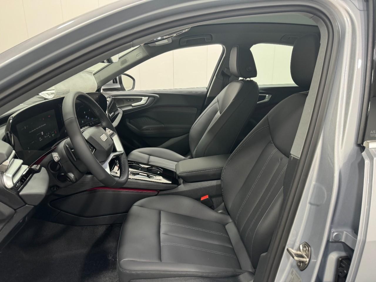 Audi A5 Vehicle Full-screen Gallery Image 25