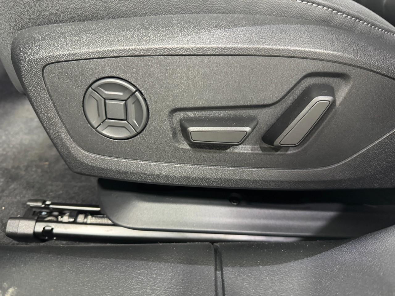 Audi A5 Vehicle Full-screen Gallery Image 27