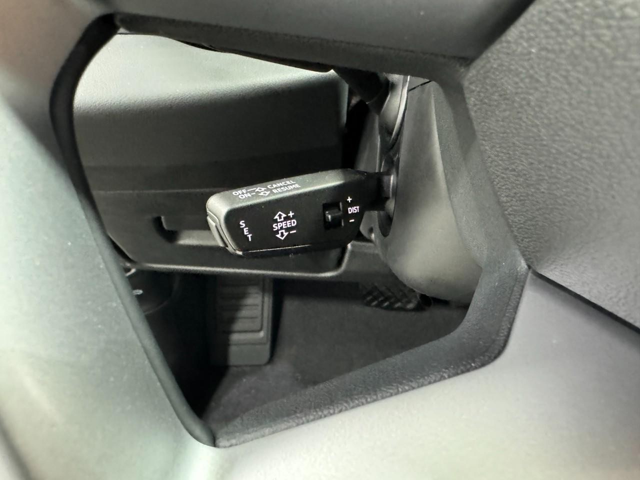 Audi A5 Vehicle Full-screen Gallery Image 28