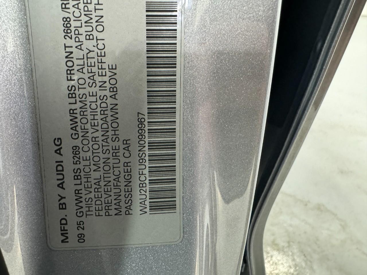 Audi A5 Vehicle Full-screen Gallery Image 33