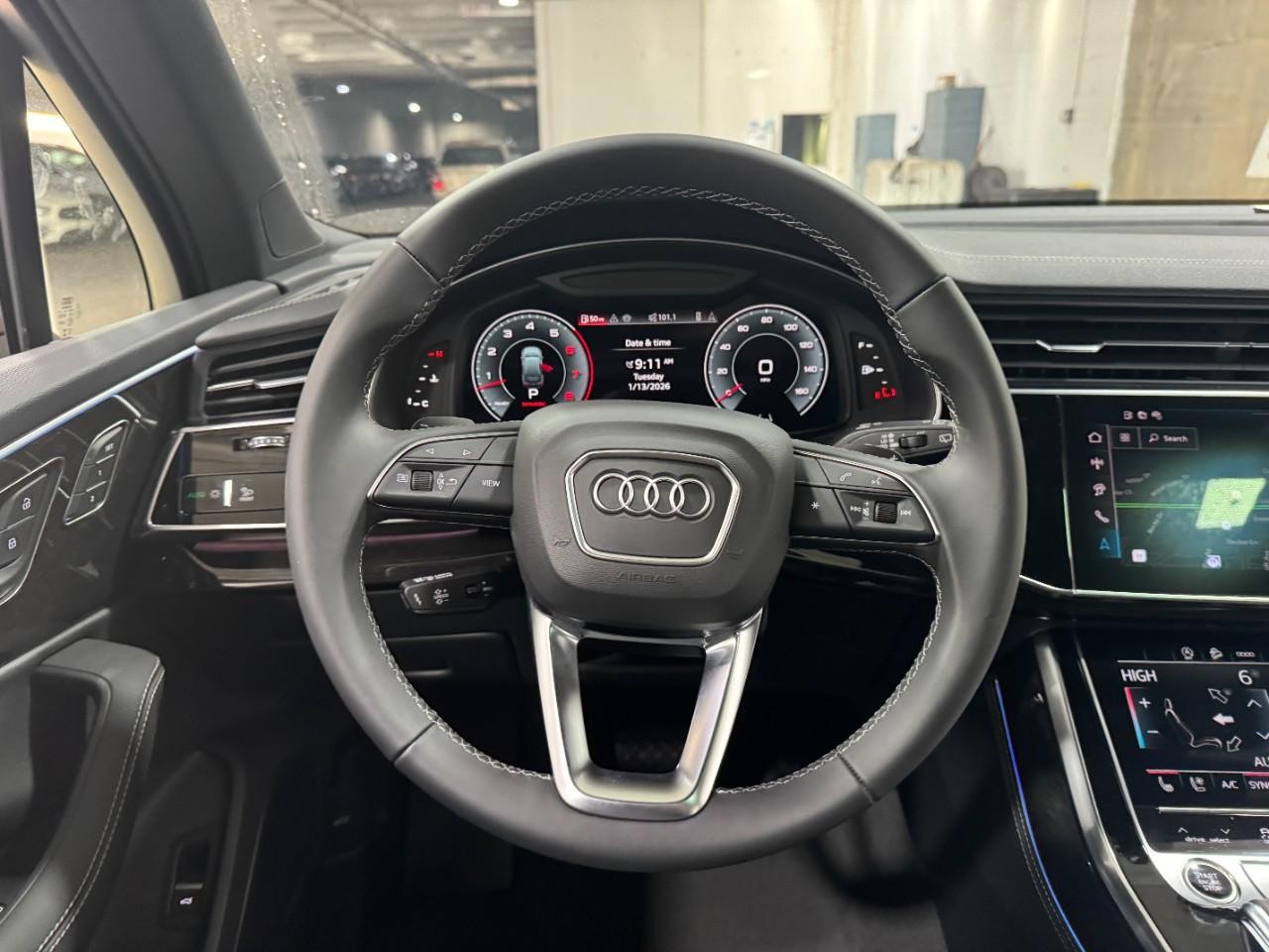 Audi Q7 Vehicle Full-screen Gallery Image 14