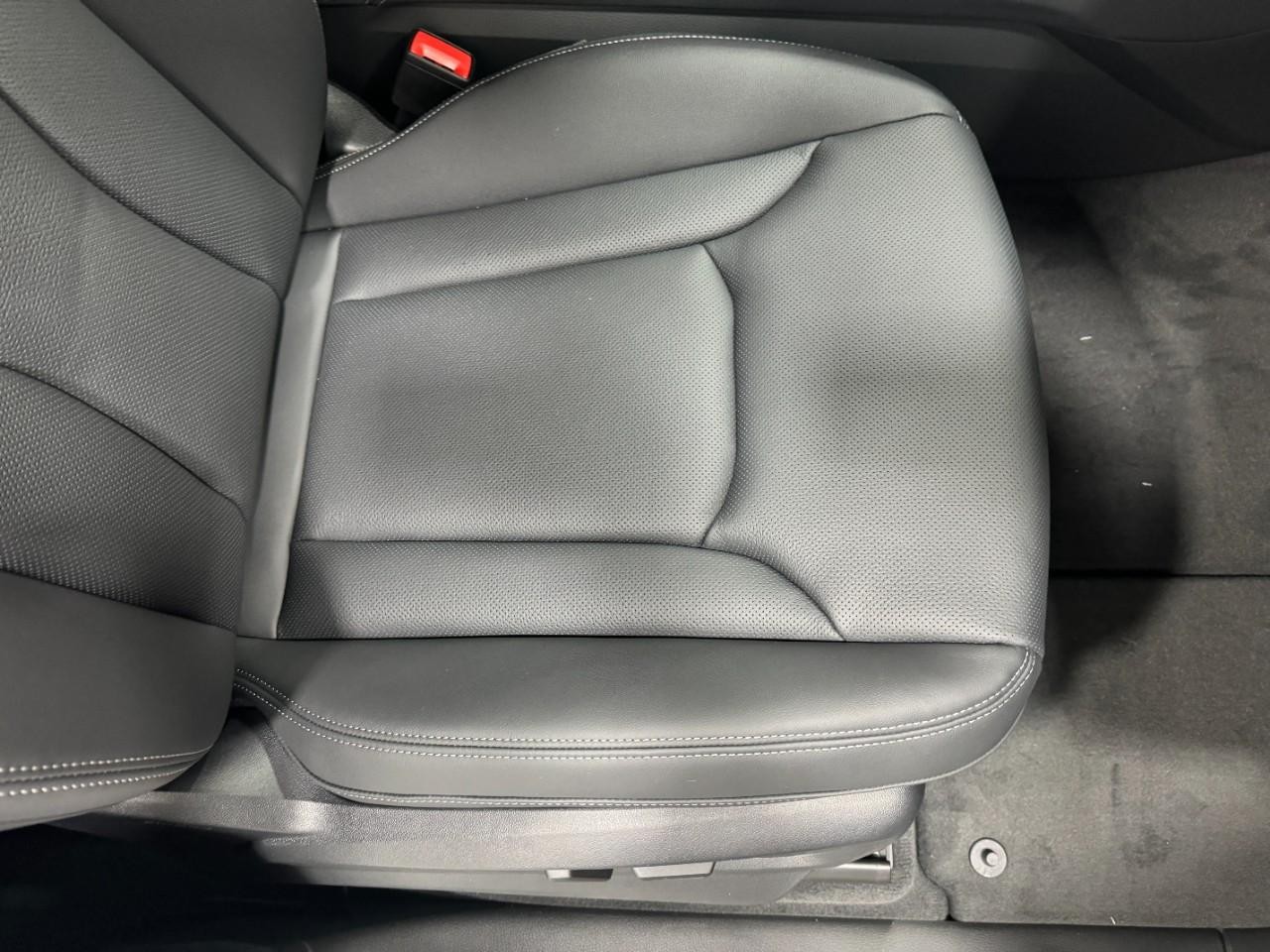 Audi Q7 Vehicle Full-screen Gallery Image 20