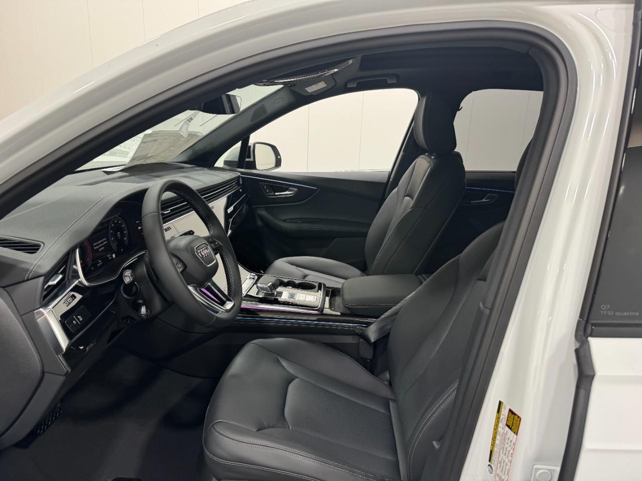 Audi Q7 Vehicle Full-screen Gallery Image 28