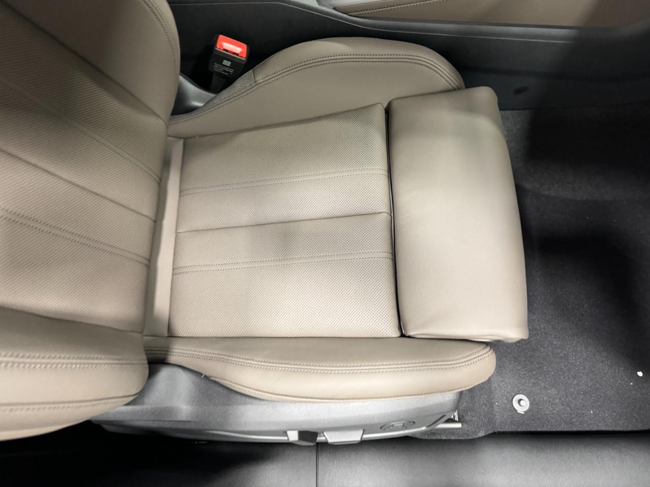 Audi Q5 Vehicle Full-screen Gallery Image 19