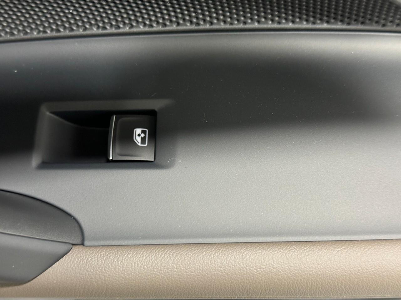 Audi Q5 Vehicle Full-screen Gallery Image 22