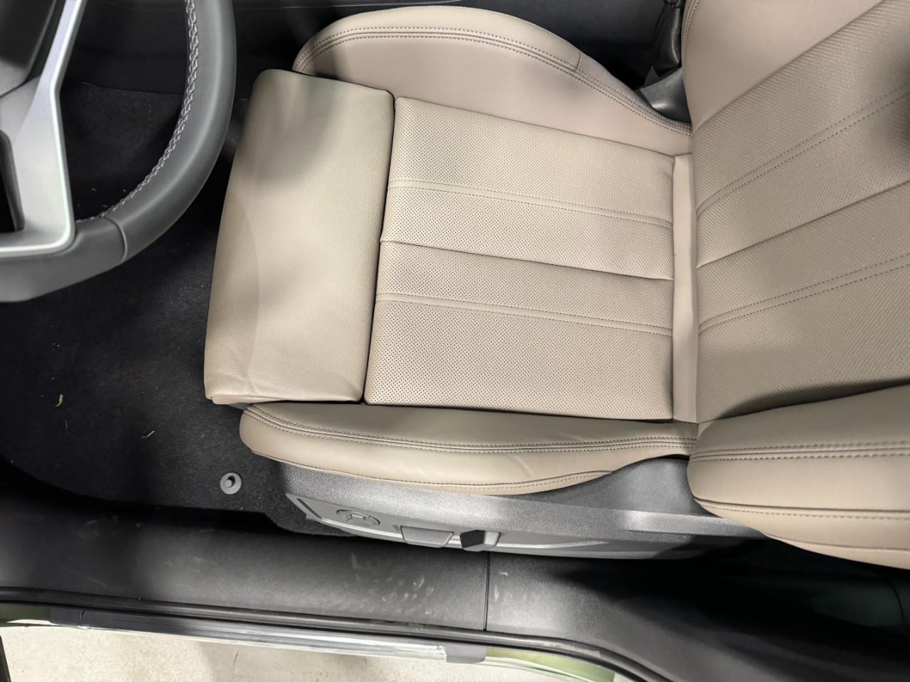 Audi Q5 Vehicle Full-screen Gallery Image 27