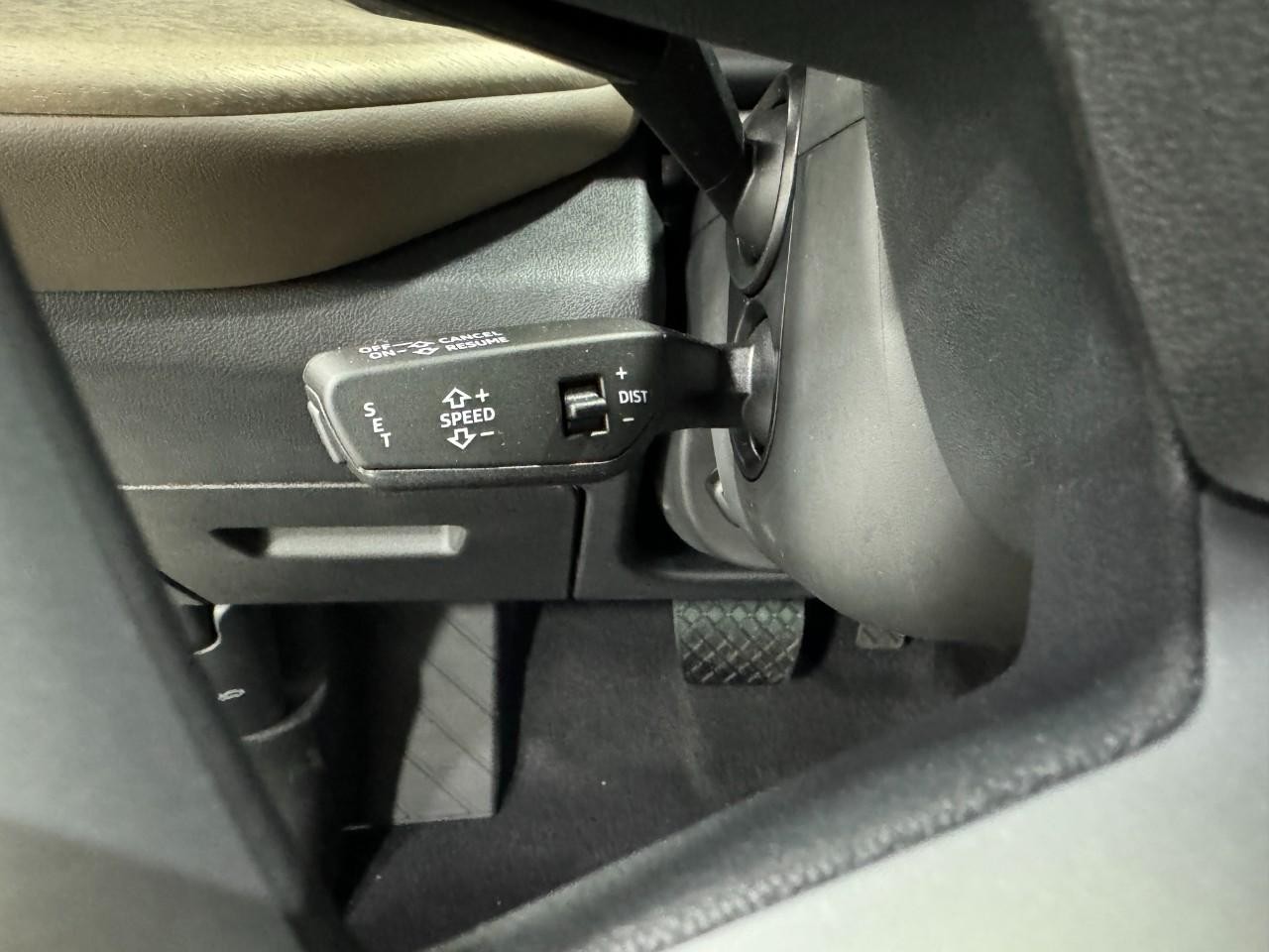 Audi Q5 Vehicle Full-screen Gallery Image 29