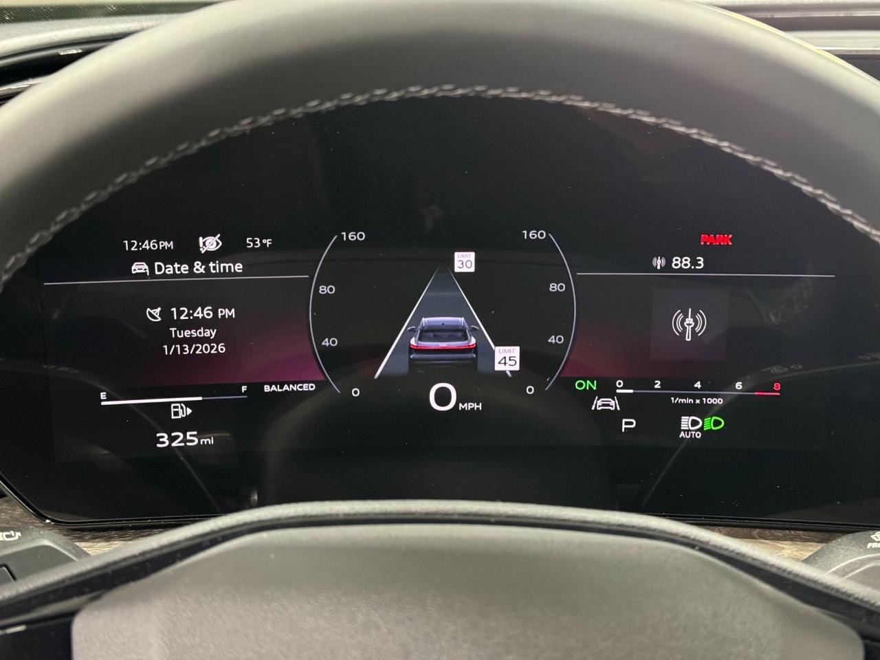 Audi Q5 Vehicle Full-screen Gallery Image 32