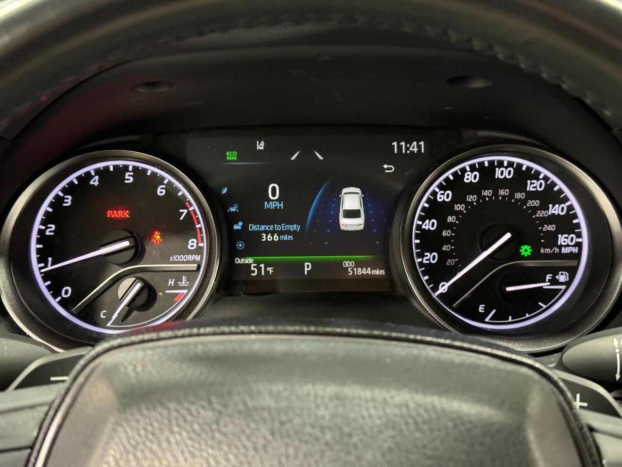 Toyota Camry Vehicle Full-screen Gallery Image 30