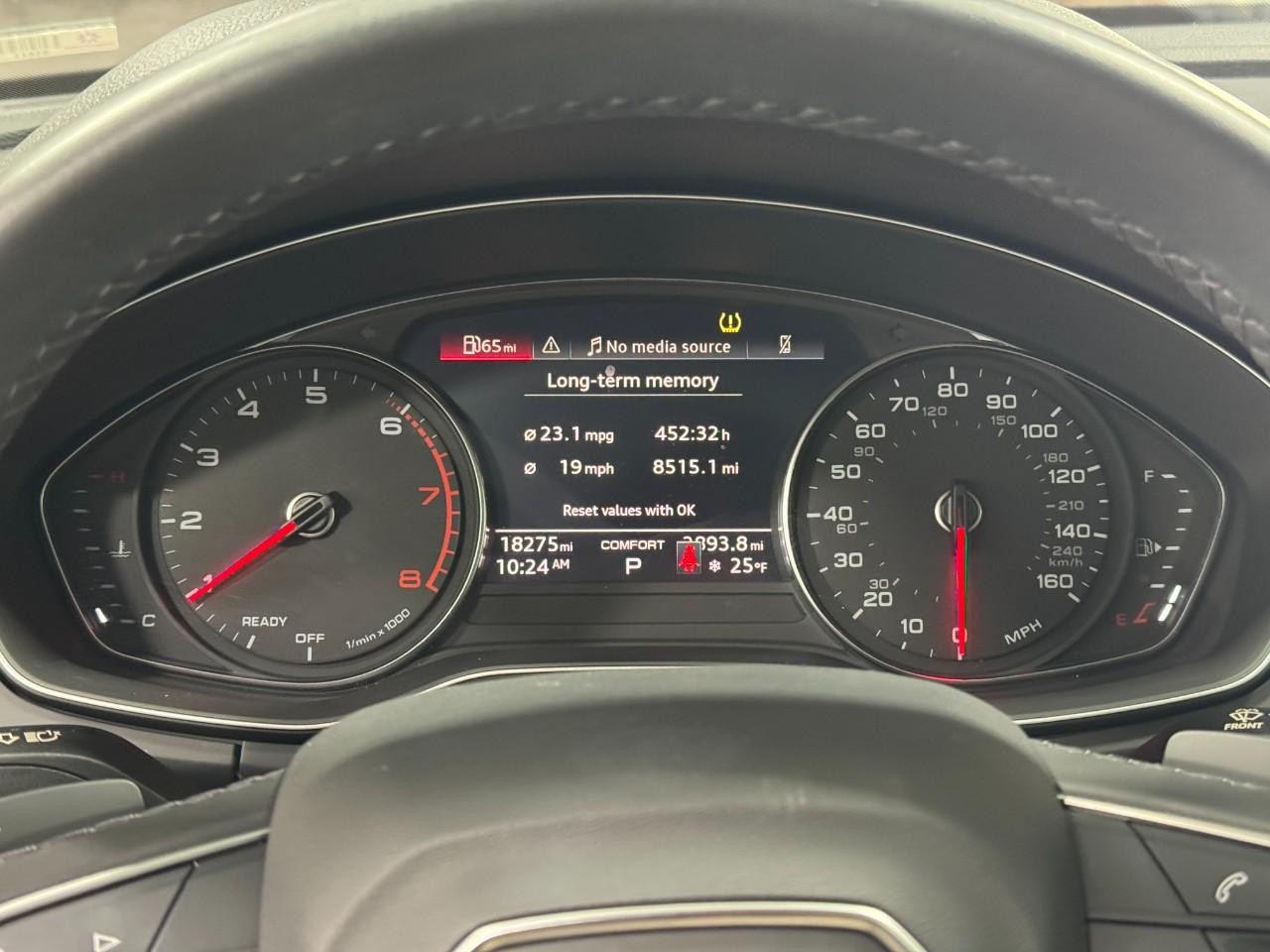 Audi Q5 Vehicle Full-screen Gallery Image 34