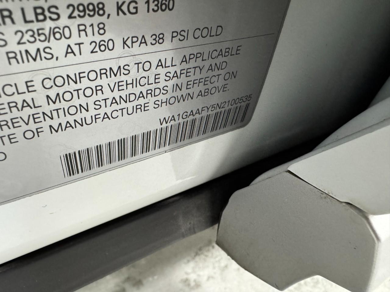 Audi Q5 Vehicle Full-screen Gallery Image 36