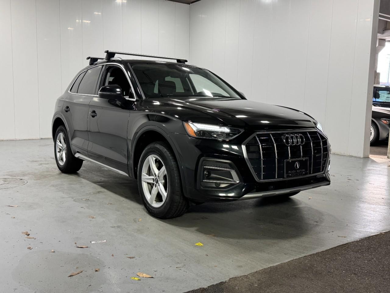 Audi Q5 Vehicle Full-screen Gallery Image 6