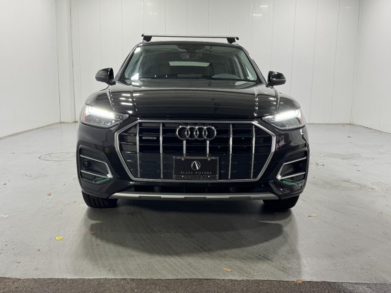 Audi Q5 Vehicle Full-screen Gallery Image 7