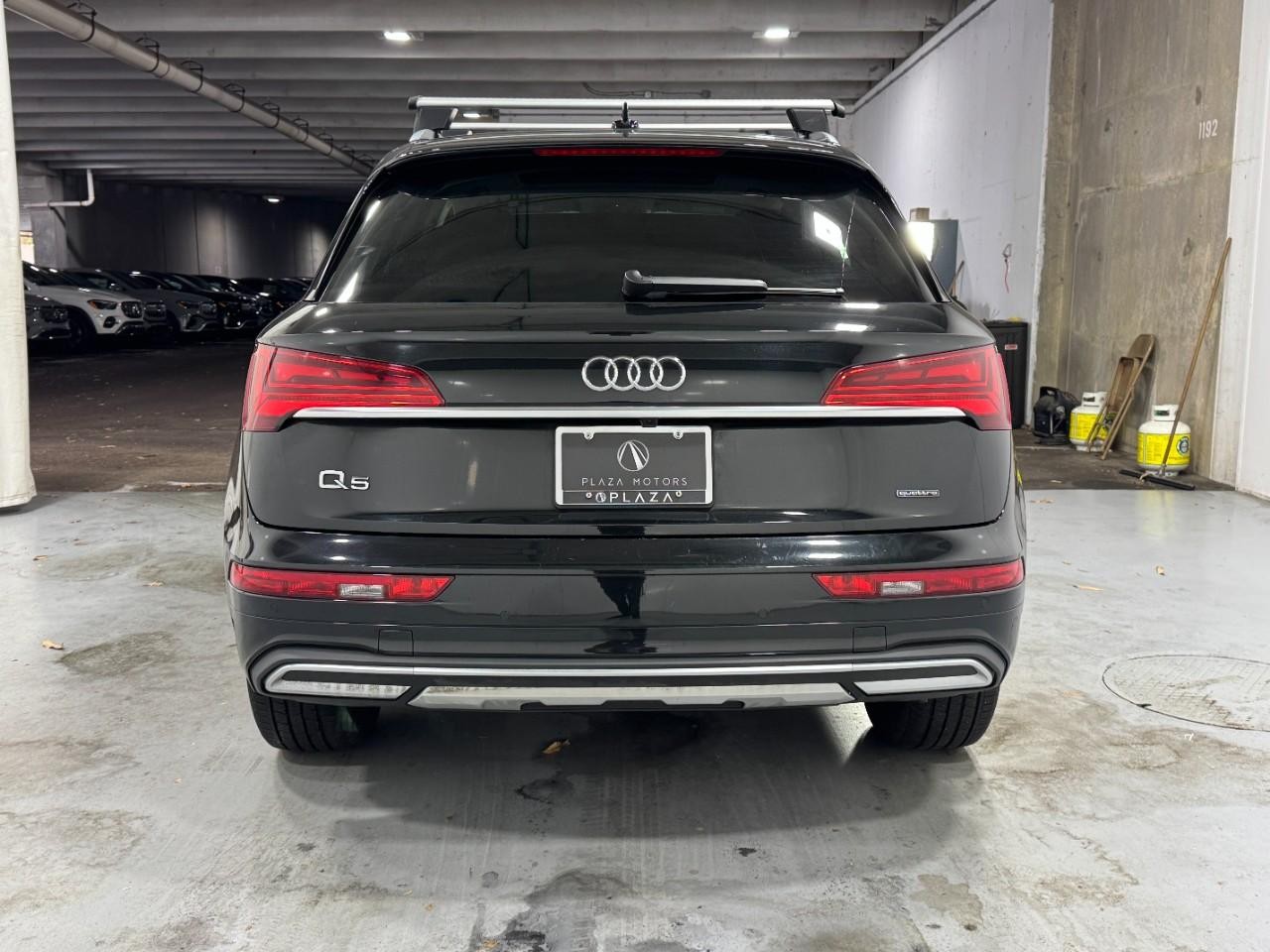 Audi Q5 Vehicle Full-screen Gallery Image 9