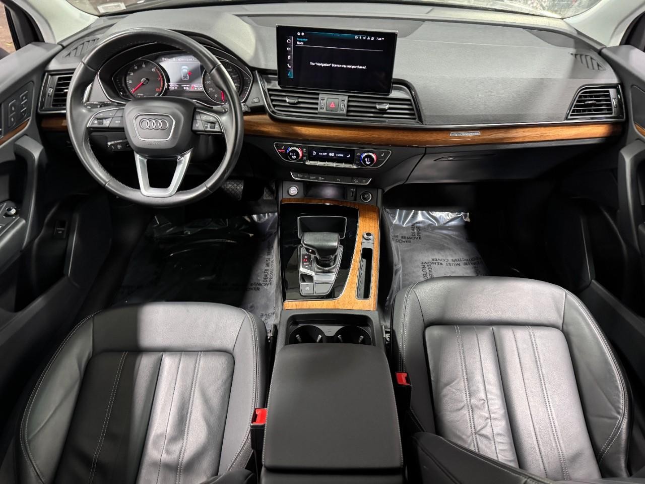 Audi Q5 Vehicle Full-screen Gallery Image 13