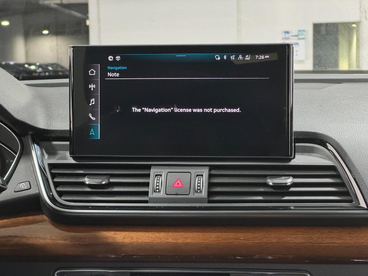 Audi Q5 Vehicle Full-screen Gallery Image 15