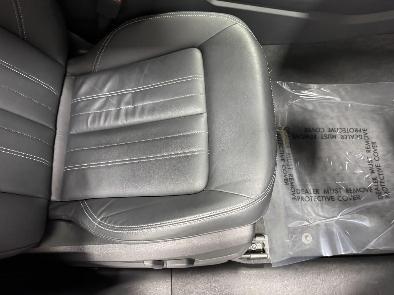 Audi Q5 Vehicle Full-screen Gallery Image 20