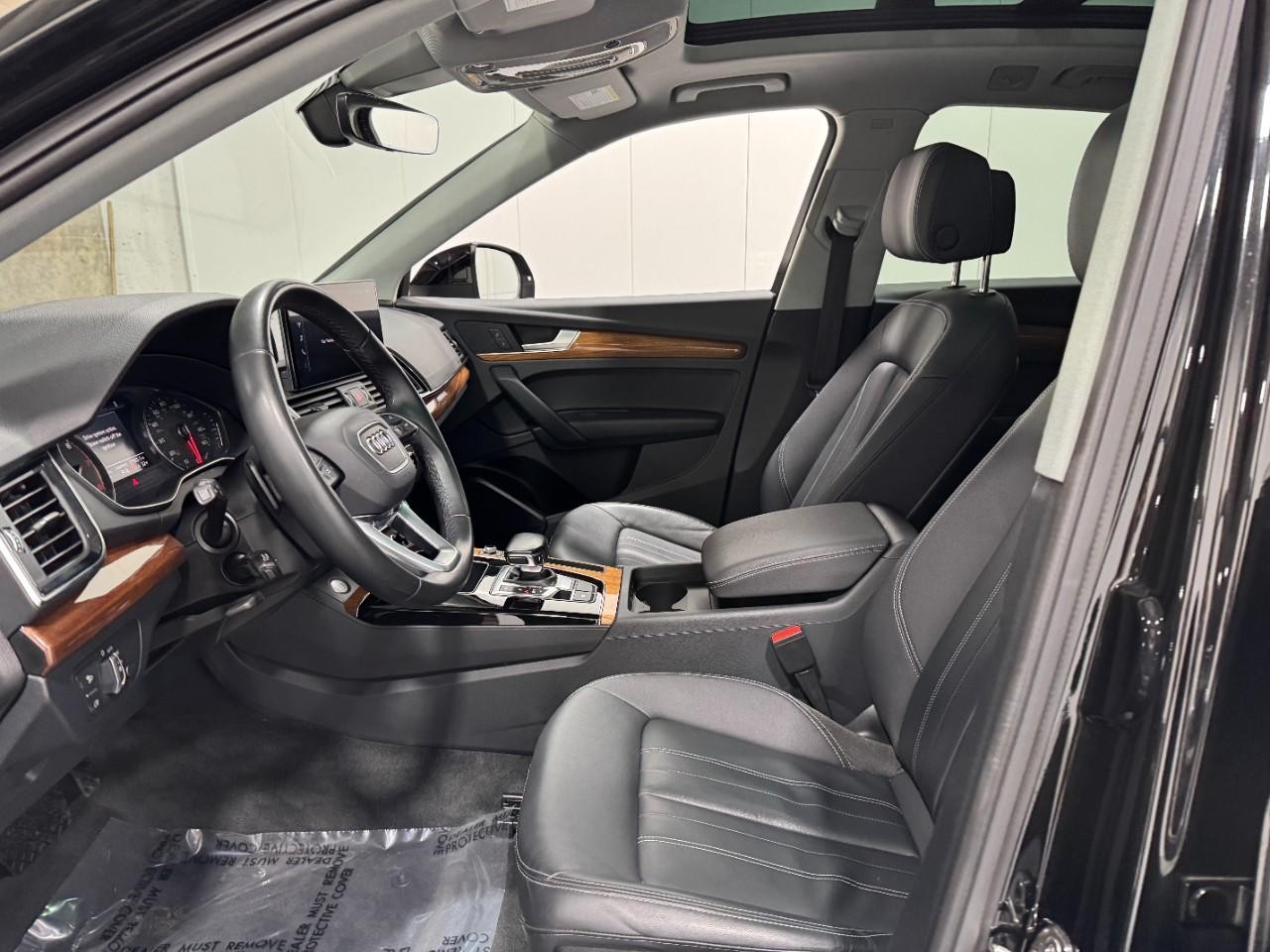 Audi Q5 Vehicle Full-screen Gallery Image 27