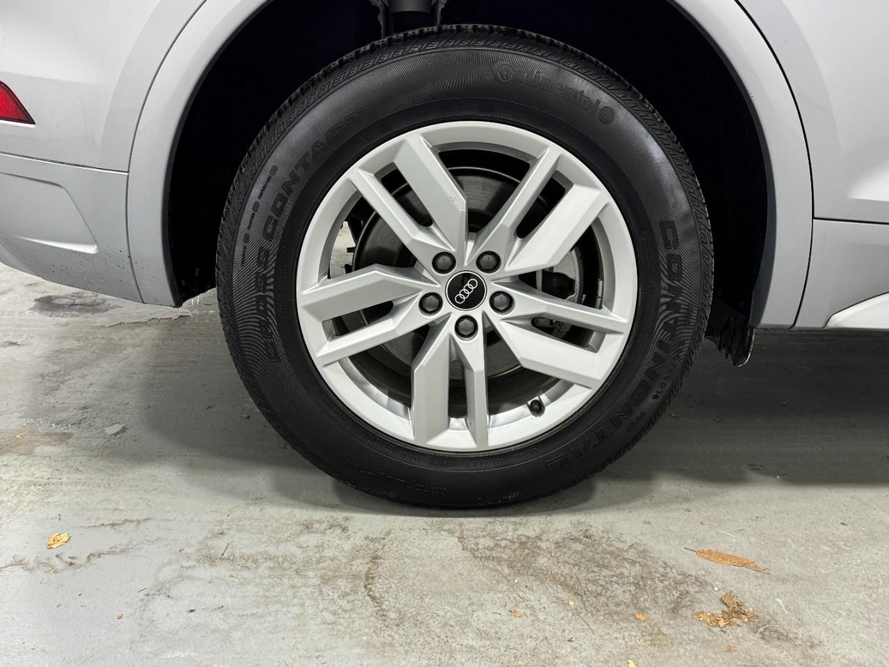 Audi Q5 Vehicle Full-screen Gallery Image 05