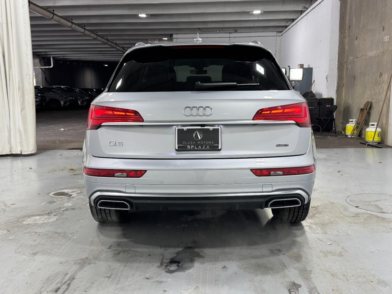 Audi Q5 Vehicle Full-screen Gallery Image 09