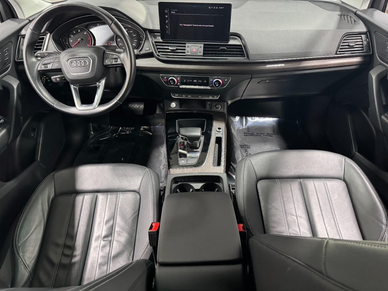 Audi Q5 Vehicle Full-screen Gallery Image 13