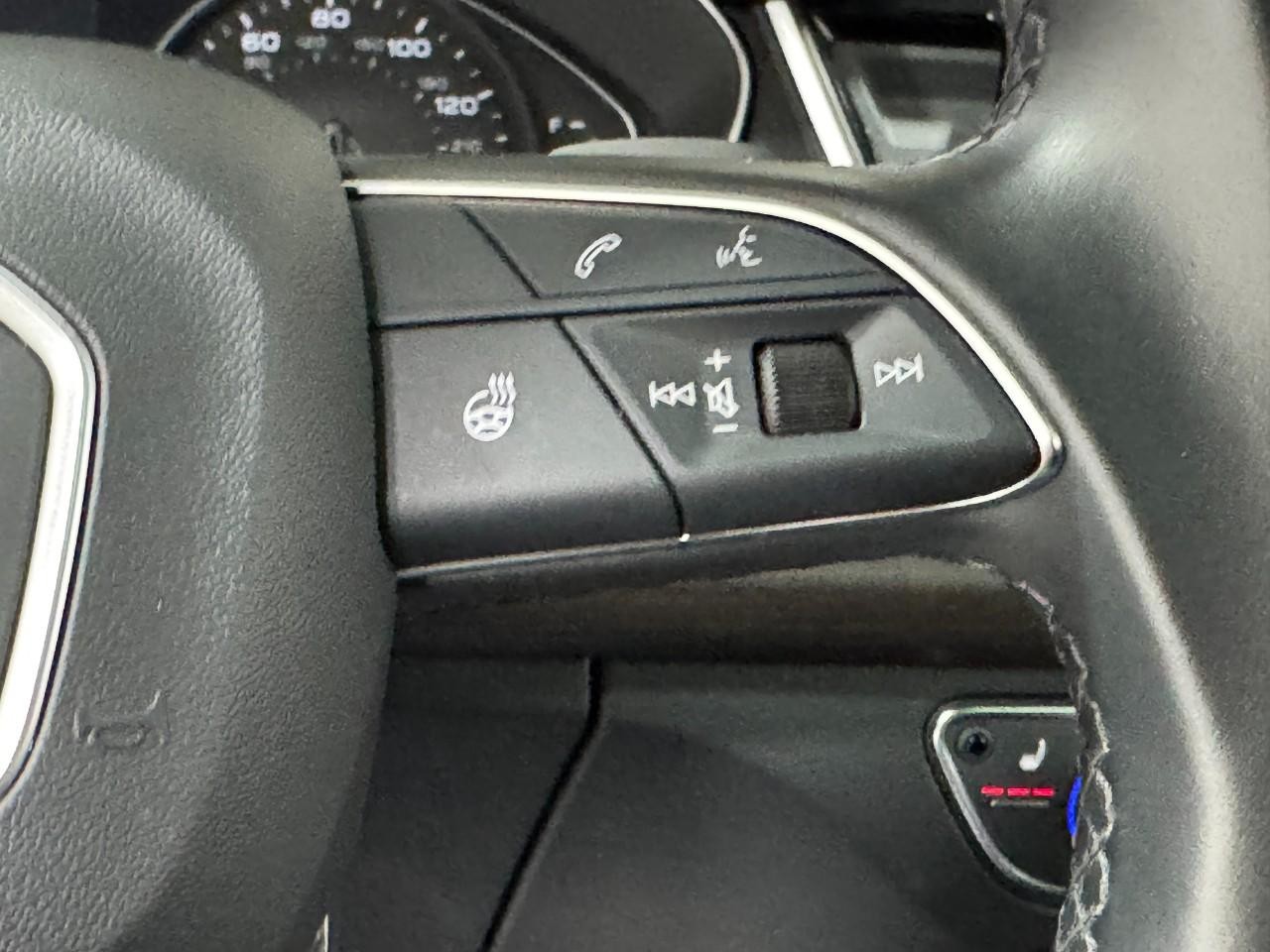 Audi Q5 Vehicle Full-screen Gallery Image 33