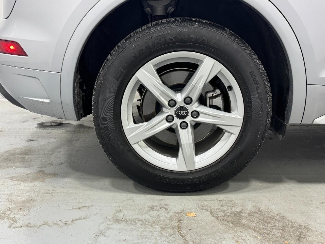 Audi Q5 Vehicle Full-screen Gallery Image 05