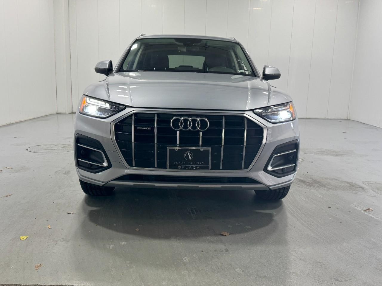 Audi Q5 Vehicle Full-screen Gallery Image 07