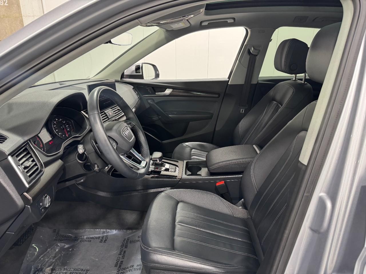 Audi Q5 Vehicle Full-screen Gallery Image 27