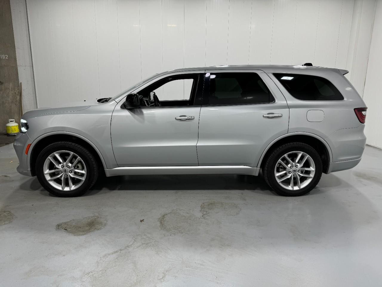 Dodge Durango Vehicle Full-screen Gallery Image 2