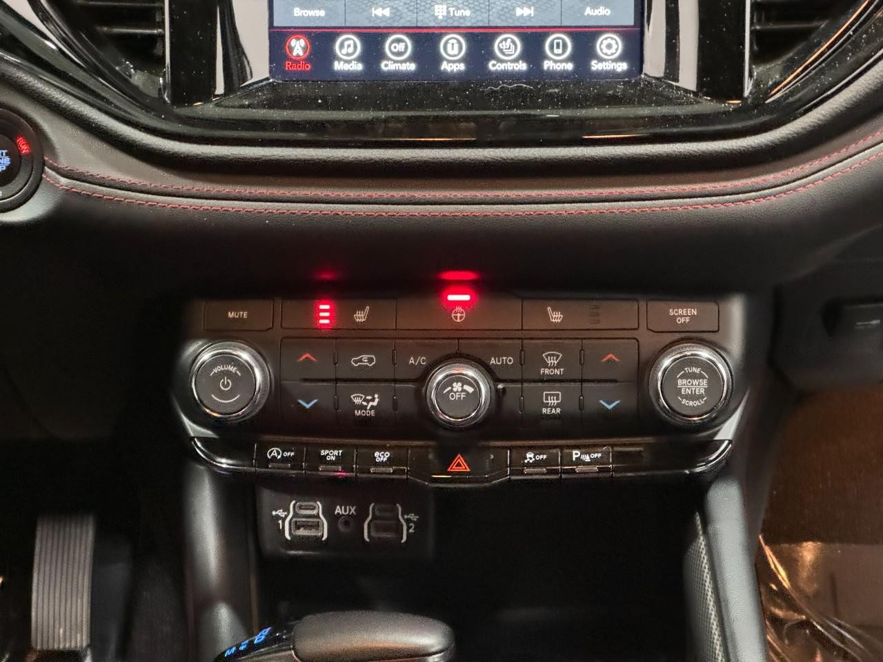 Dodge Durango Vehicle Full-screen Gallery Image 16