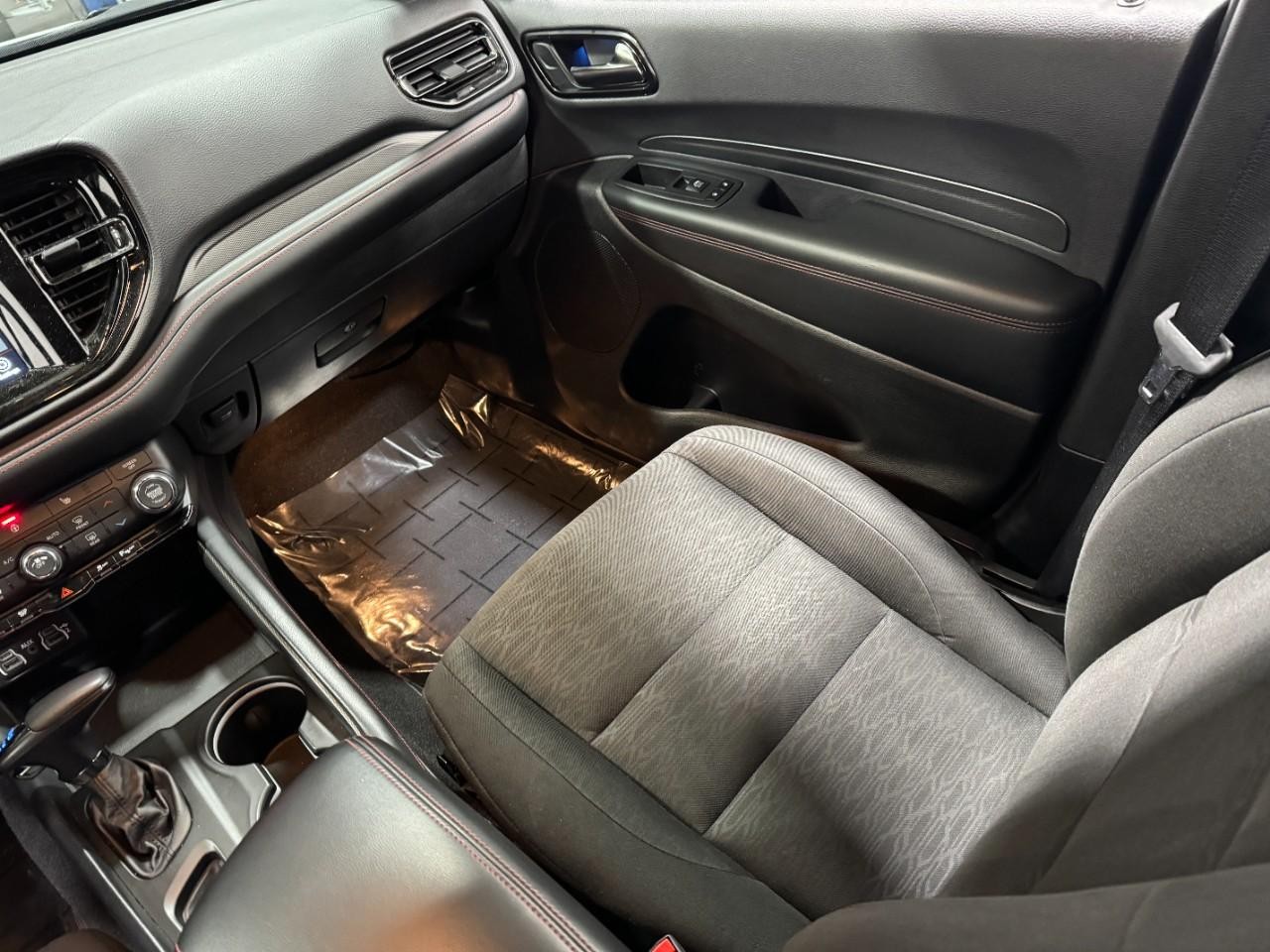 Dodge Durango Vehicle Full-screen Gallery Image 18