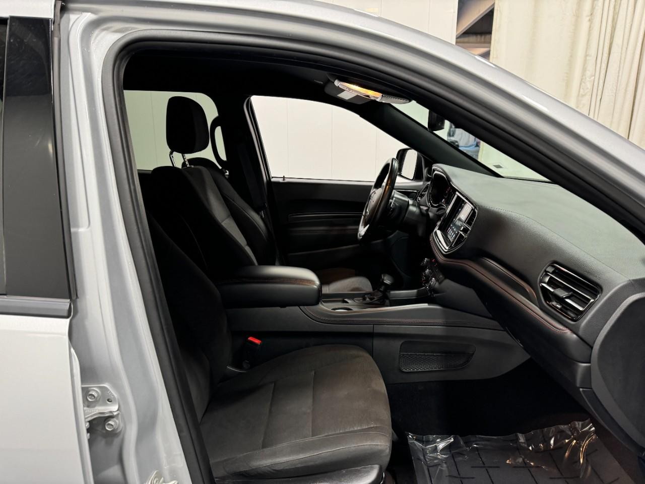 Dodge Durango Vehicle Full-screen Gallery Image 19