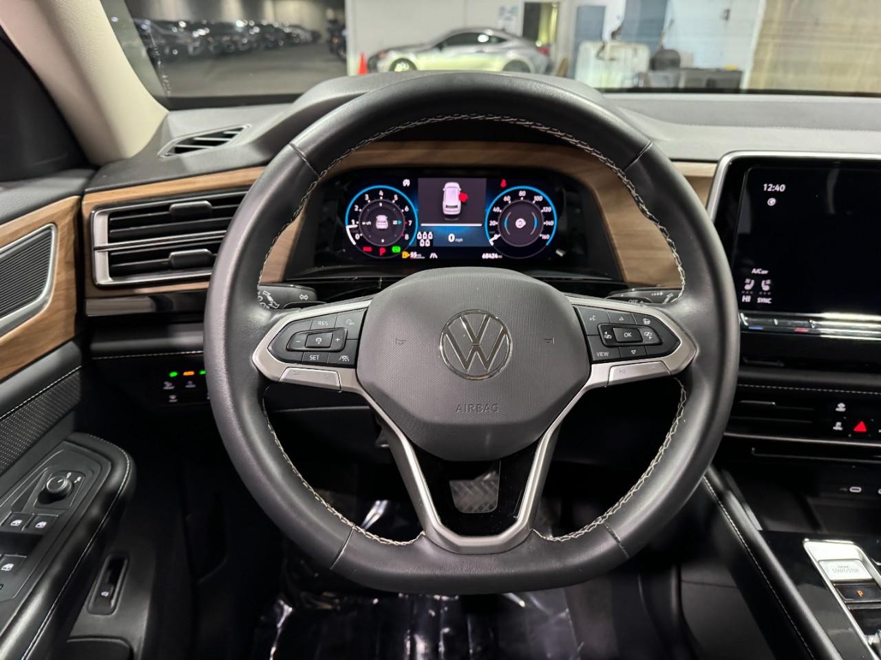 Volkswagen Atlas Vehicle Full-screen Gallery Image 15