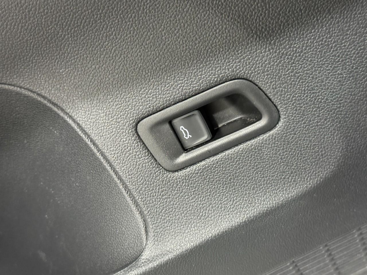 Volkswagen Atlas Vehicle Full-screen Gallery Image 26