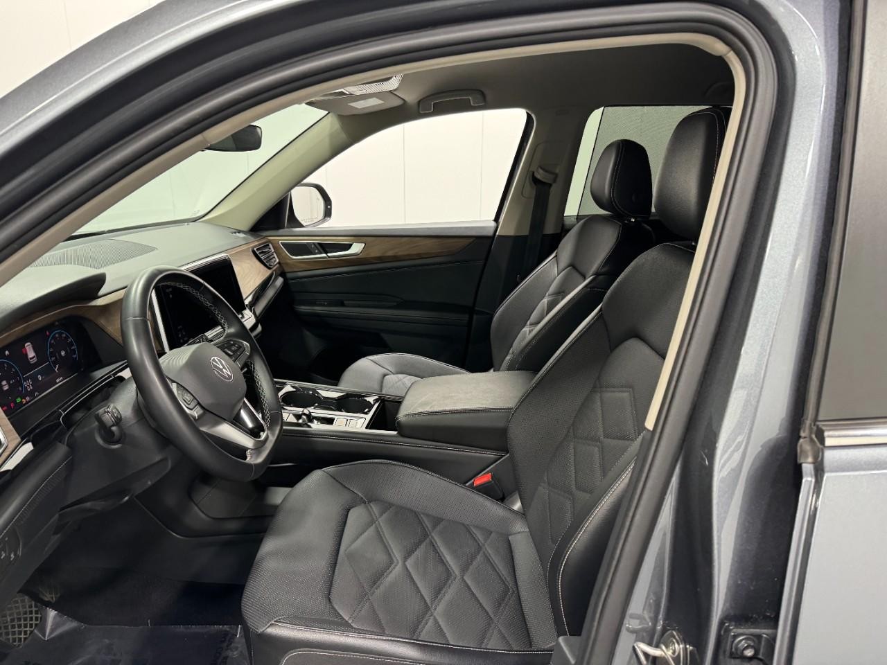 Volkswagen Atlas Vehicle Full-screen Gallery Image 27