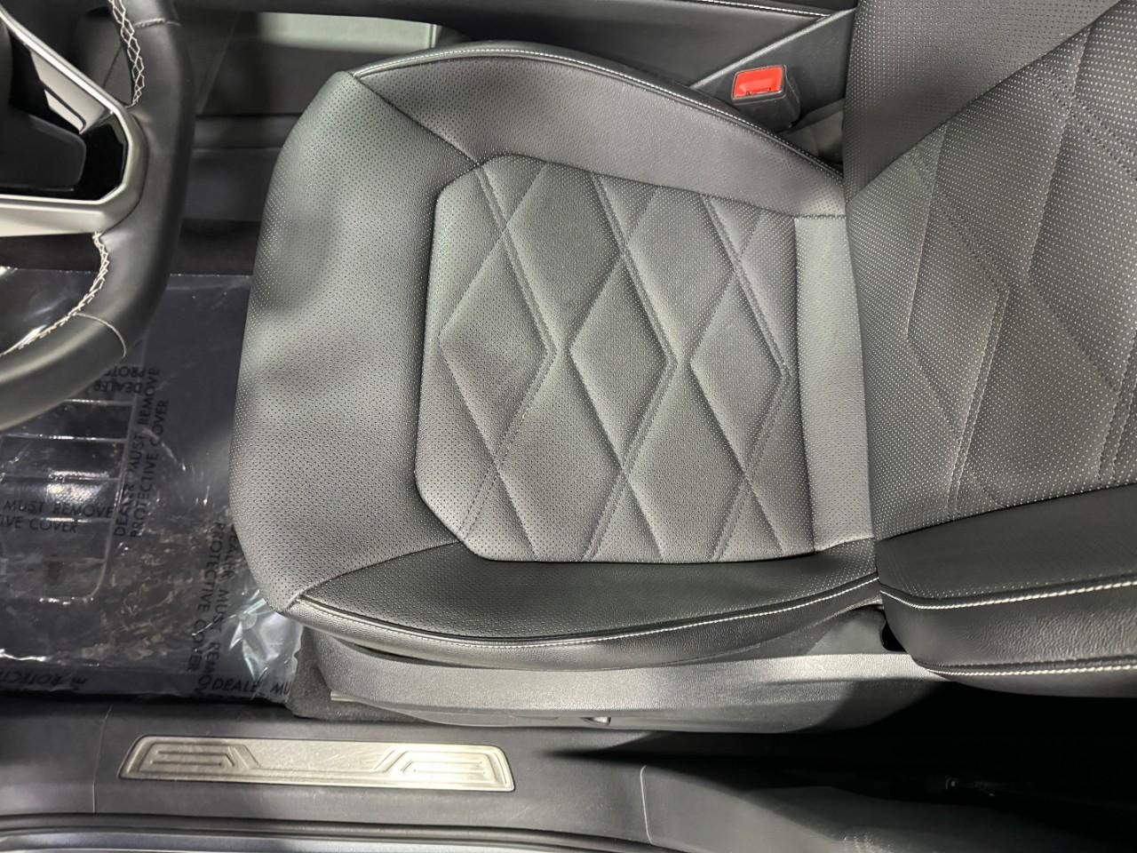 Volkswagen Atlas Vehicle Full-screen Gallery Image 28