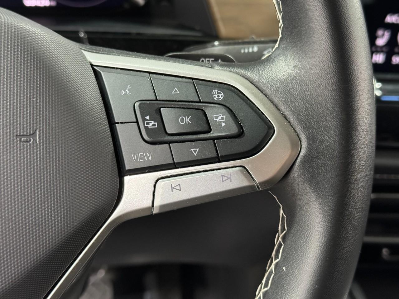 Volkswagen Atlas Vehicle Full-screen Gallery Image 32