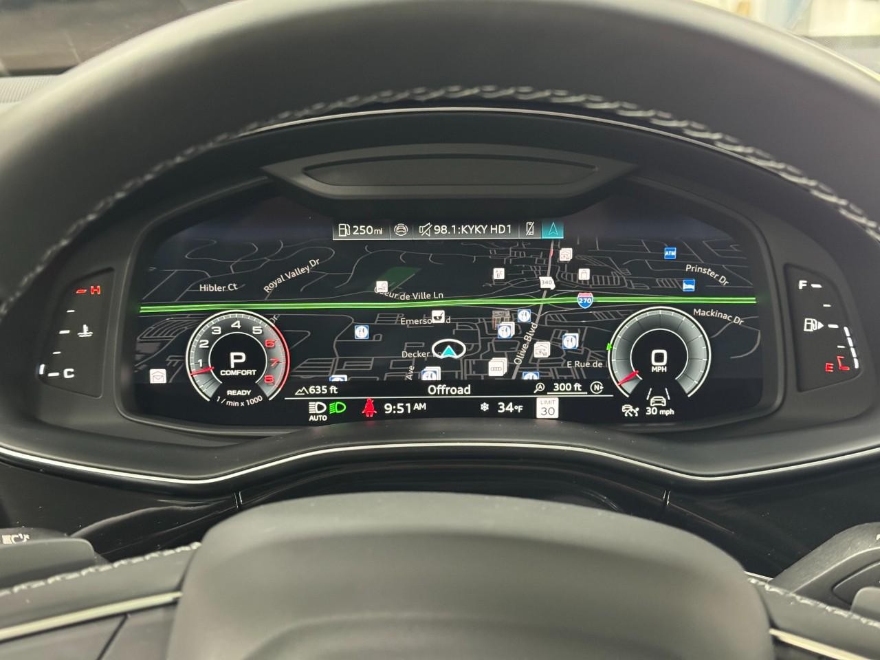 Audi Q7 Vehicle Full-screen Gallery Image 34