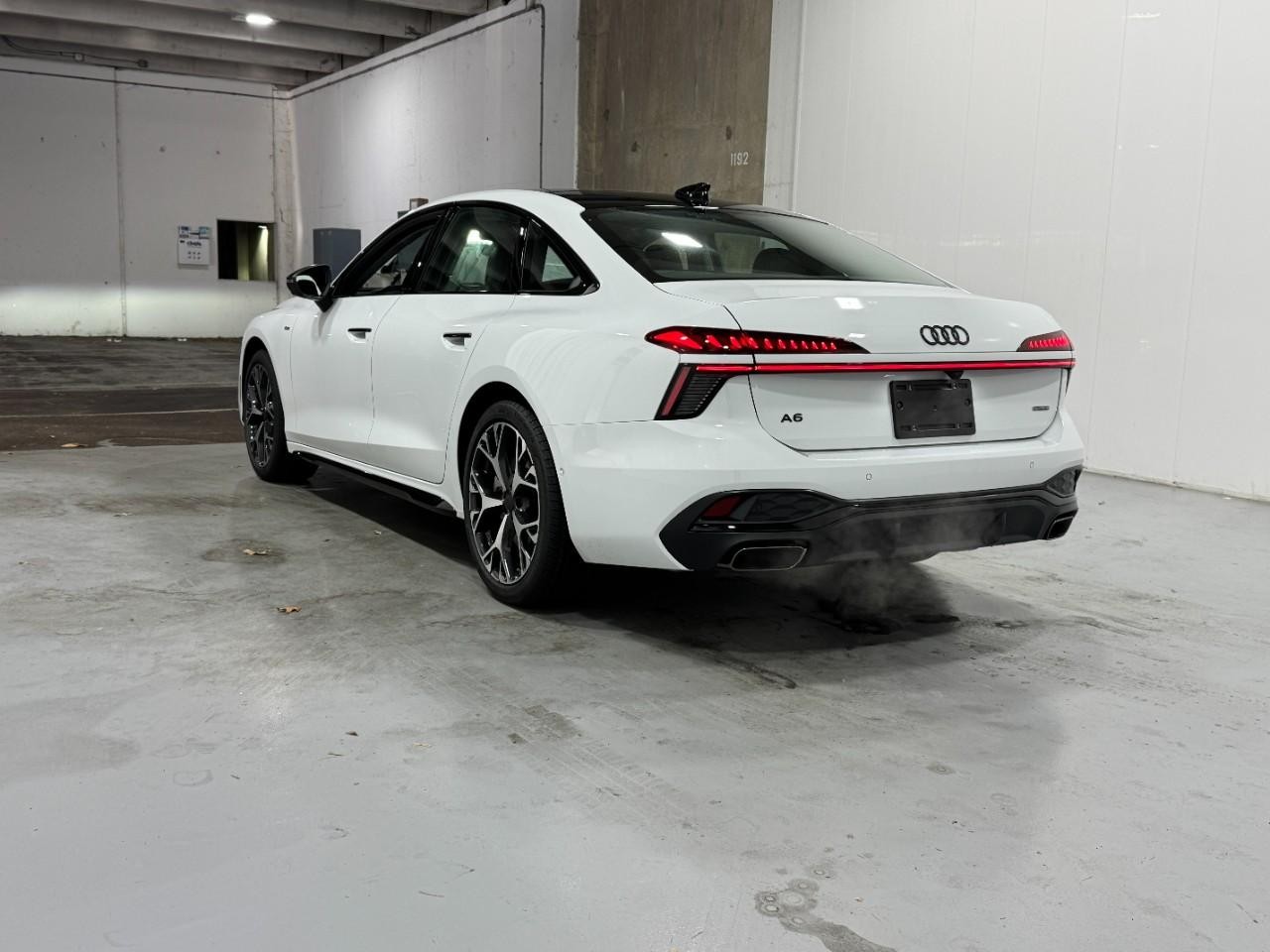 Audi A6 Sedan Vehicle Full-screen Gallery Image 3