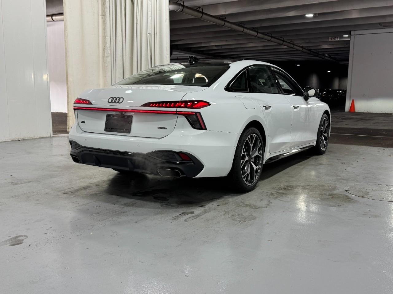 Audi A6 Sedan Vehicle Full-screen Gallery Image 4