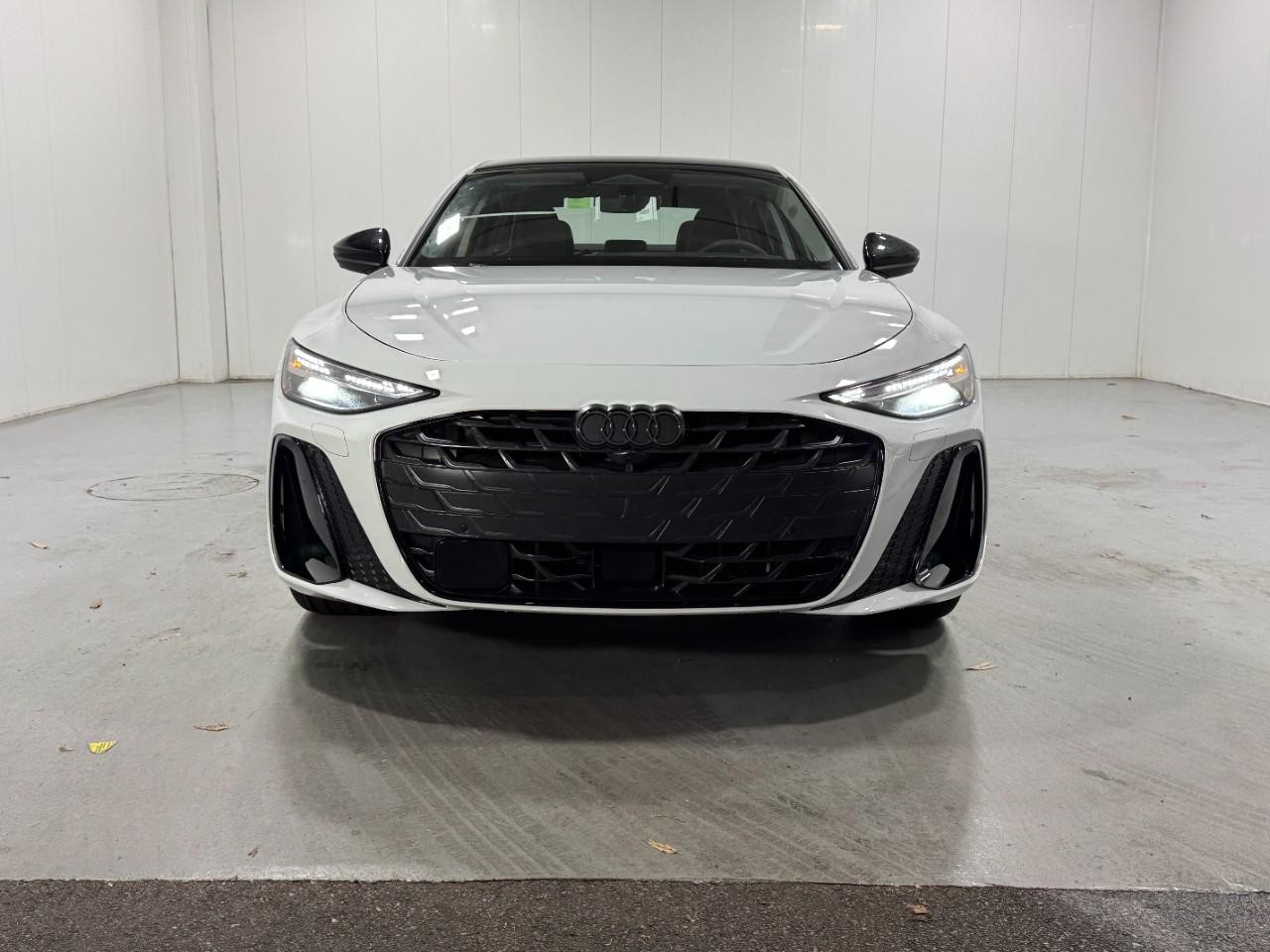 Audi A6 Sedan Vehicle Full-screen Gallery Image 7