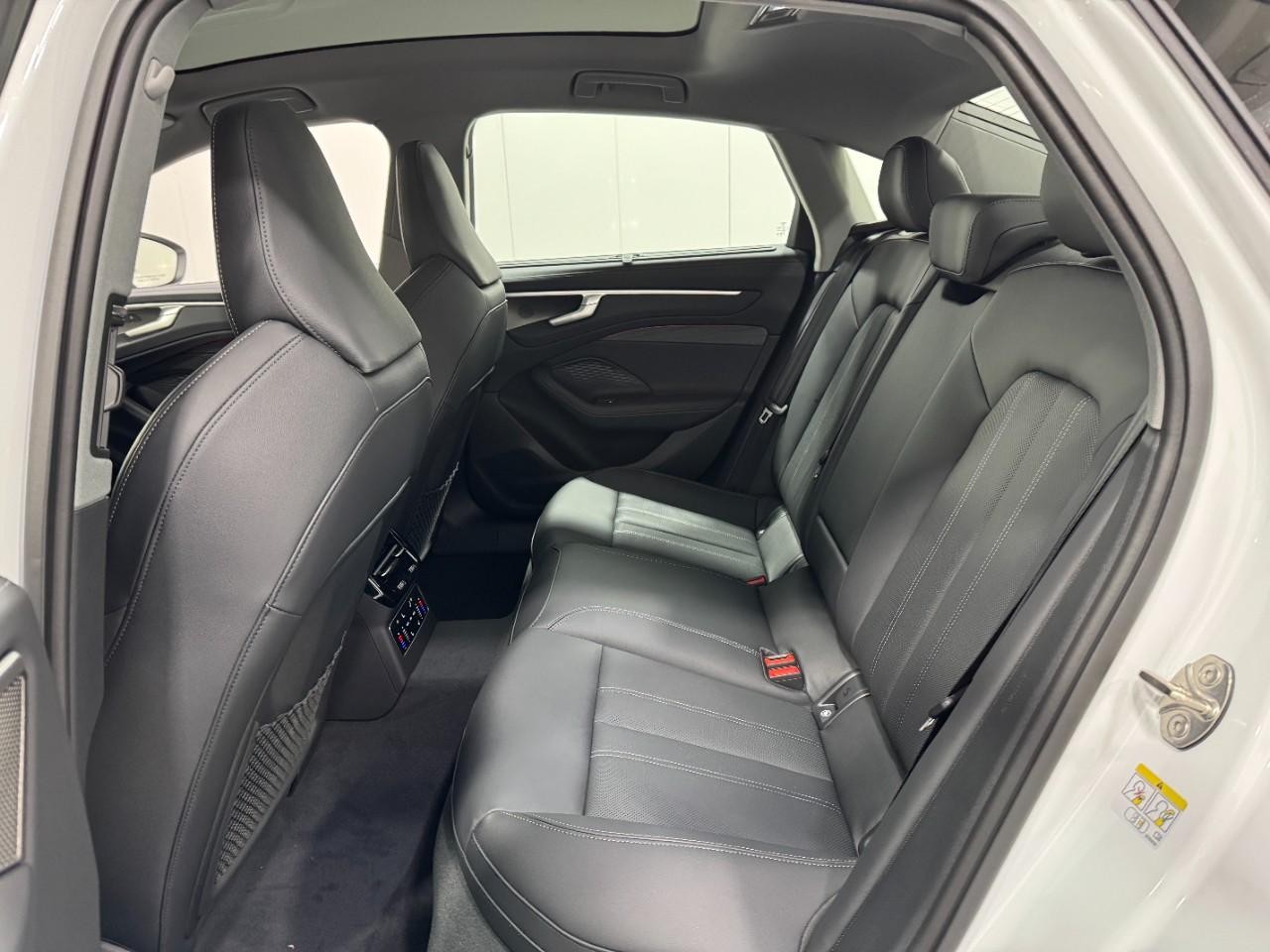 Audi A6 Sedan Vehicle Full-screen Gallery Image 8