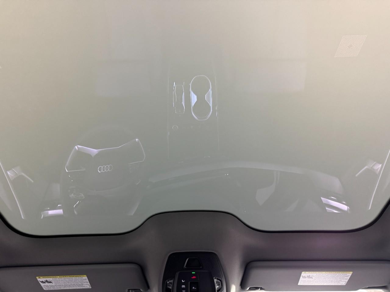 Audi A6 Sedan Vehicle Full-screen Gallery Image 12